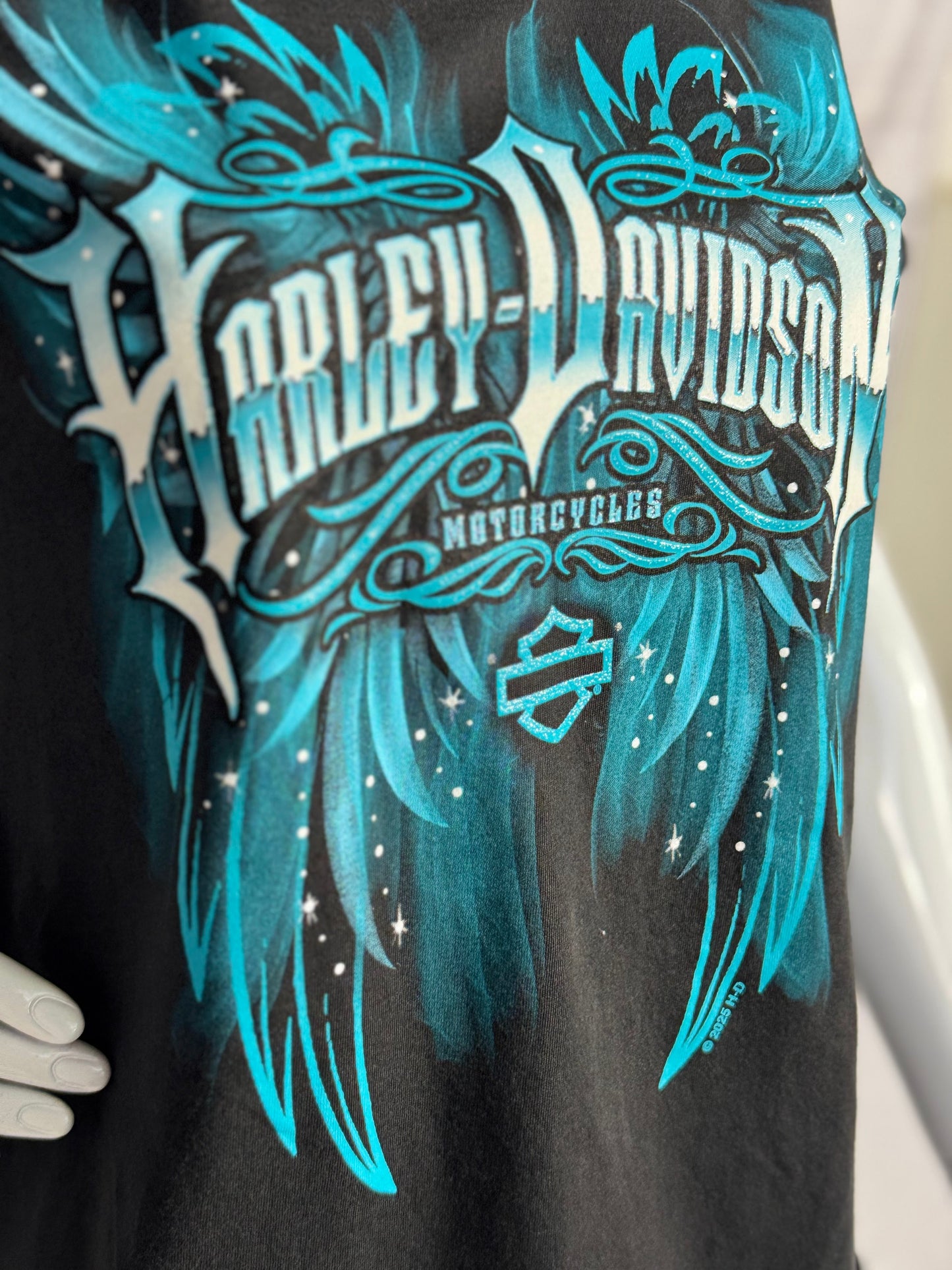 Sparkle Wing V-Neck T-shirt
